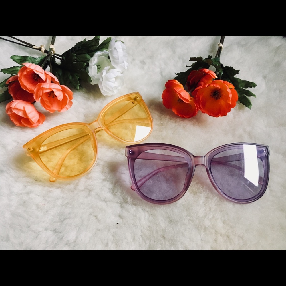 Monochrome glasses